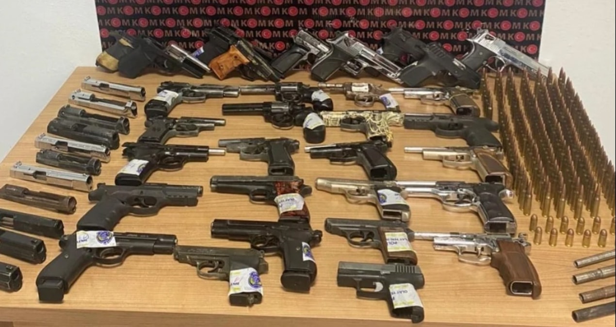 Milletvekilinde 30 polis mudurunde 60 silah var dEuOiEwz