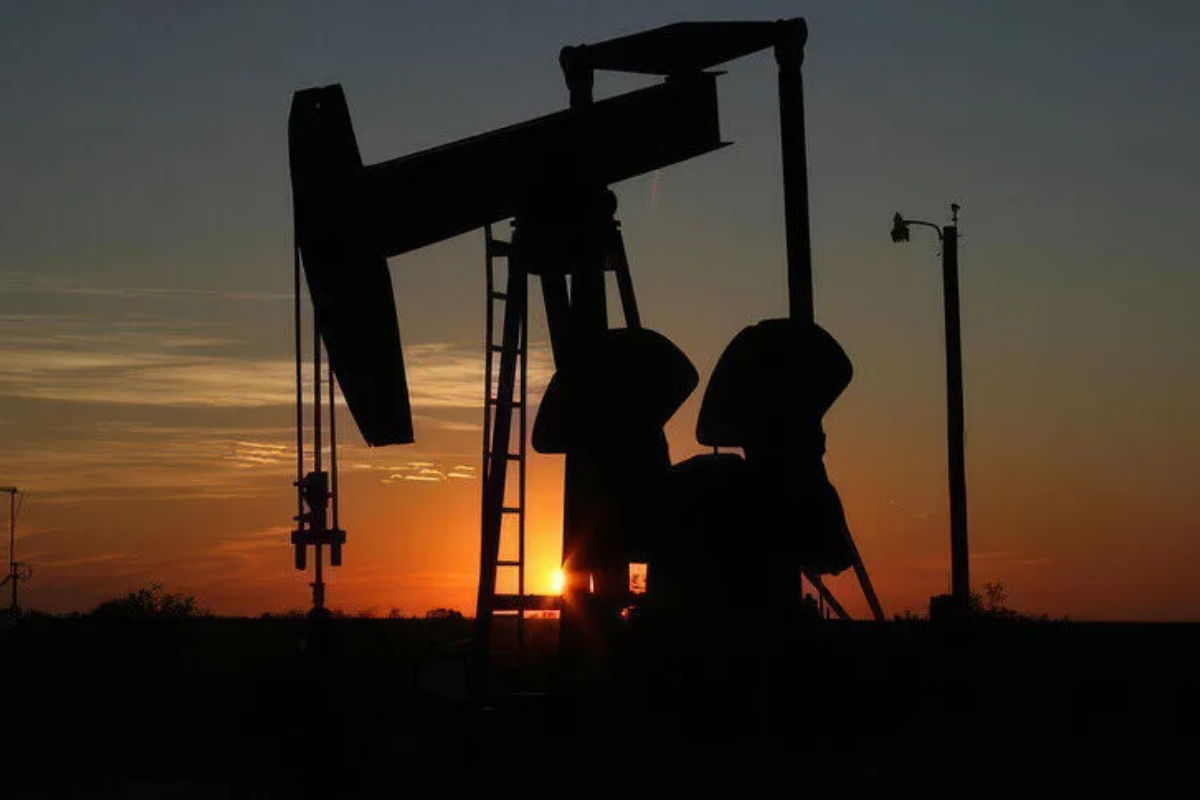 Petrol fiyatları, ABD’nin İran’a yönelik saldırıları ve İran’ın misillemeleriyle yaklaşık yüzde 5 arttı